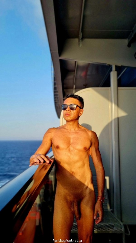 PleaSurehands Gay Escort Sydney 0478109445 masseuraustralia.com